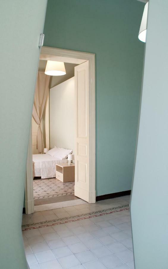 לינה וארוחת בוקר קטאניה La Casa Di Isabella מראה חיצוני תמונה