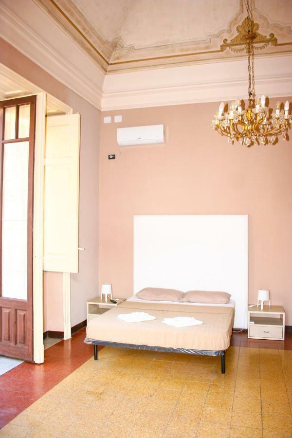 לינה וארוחת בוקר קטאניה La Casa Di Isabella מראה חיצוני תמונה