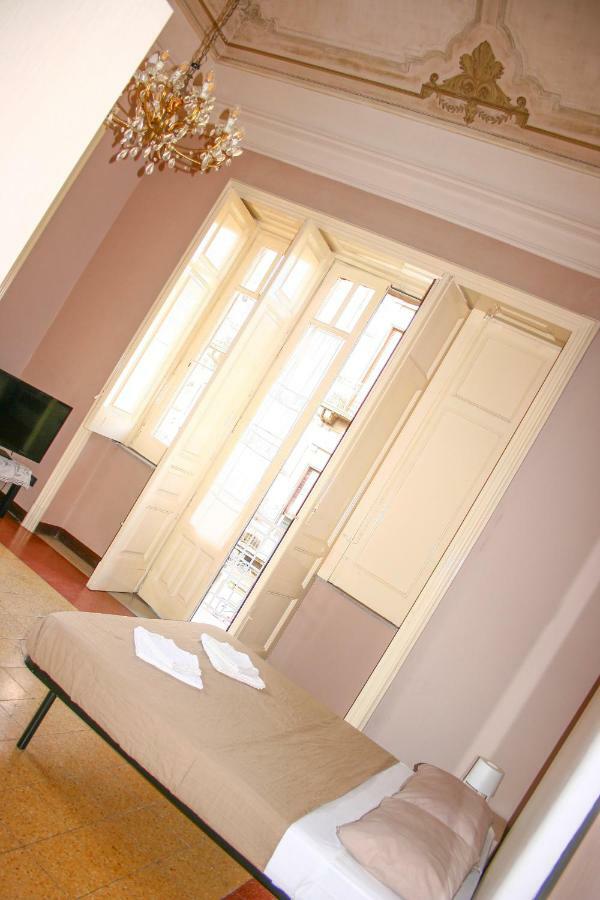 לינה וארוחת בוקר קטאניה La Casa Di Isabella מראה חיצוני תמונה