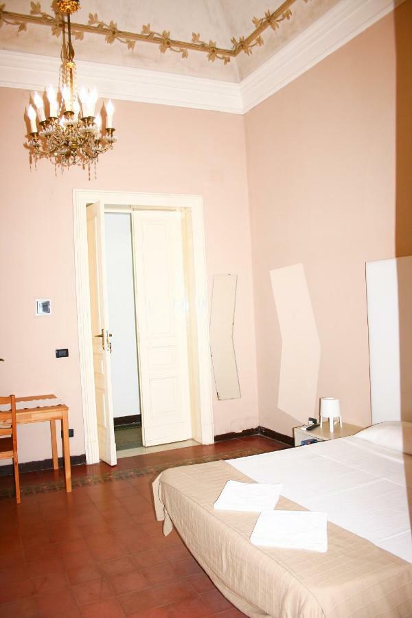לינה וארוחת בוקר קטאניה La Casa Di Isabella מראה חיצוני תמונה